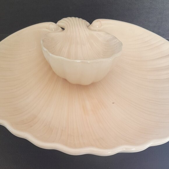 Clam Shell Chip and Dip Bowl - Picture 4 of 4